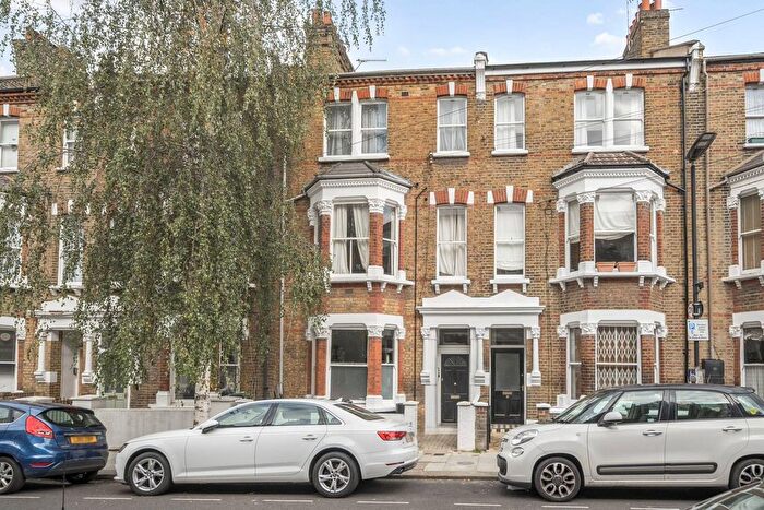 3 Bedroom Flat To Rent In Hormead Road, Westbourne Park, London, W9