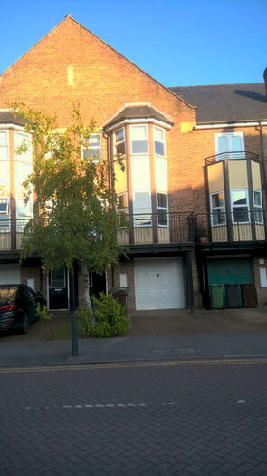 4 Bedroom Town House To Rent In Thornbury Avenue, Far Headingley, Leeds, West Yorkshire, LS16
