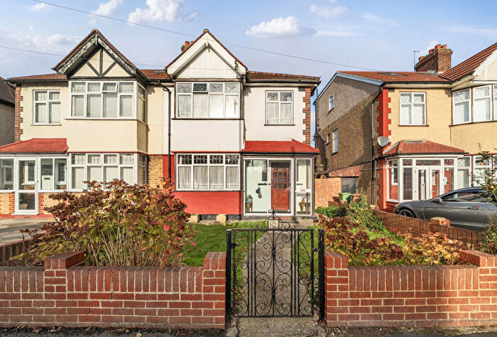 3 Bedroom Semi Detached House For Sale In Abbotts Road, Cheam, Sutton, SM3