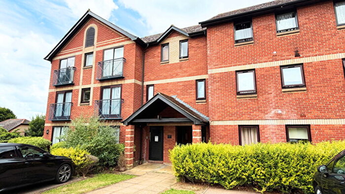 2 Bedroom Flat For Sale In Claremont Heights, Colchester, CO1