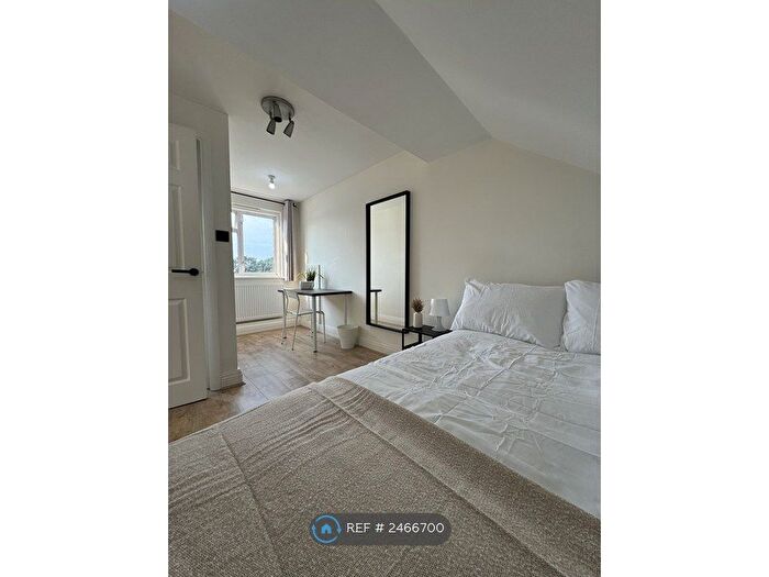 4 Bedroom Semi-Detached House To Rent In Staverton Road, Hornchurch, RM11