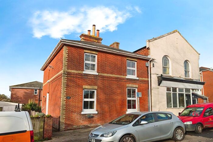 3 Bedroom Semi-Detached House To Rent In Station Road, Netley Abbey, SO31