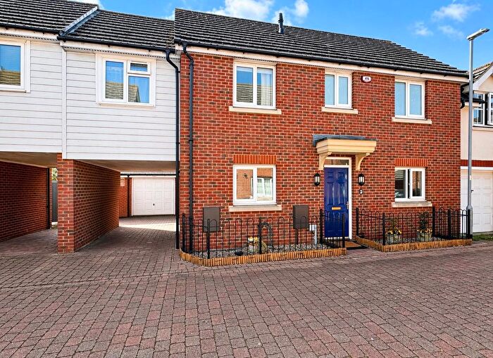4 Bedroom Link Detached House For Sale In Baden Powell Close, Great Baddow, Chelmsford, CM2