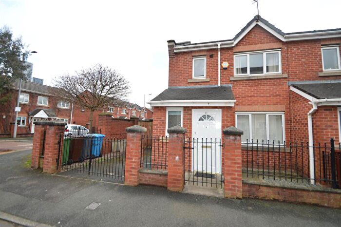 3 Bedroom House To Rent In Mallow Street, Hulme, Manchester, M15