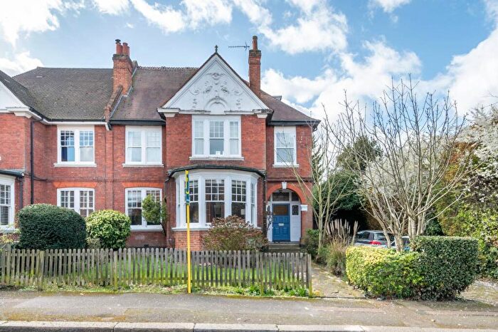 2 Bedroom Flat To Rent In Exeter Road, Mapesbury Estate, London, NW2