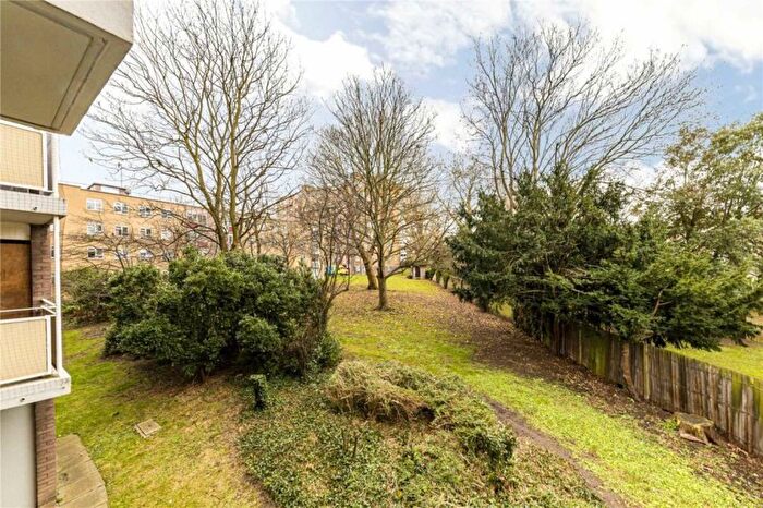 3 Bedroom Flat To Rent In Sheen Road, Richmond, TW9