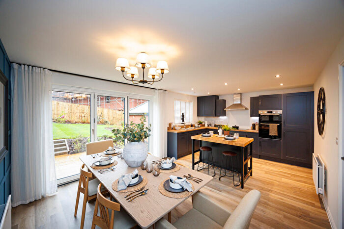 4 Bedroom Detached House For Sale In Whalley Old Road, Blackburn, BB1