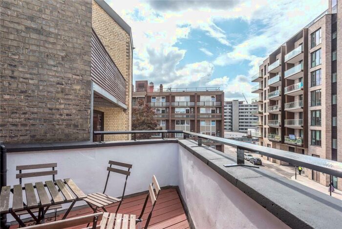 3 Bedroom Detached House To Rent In Dingley Place, London, EC1V