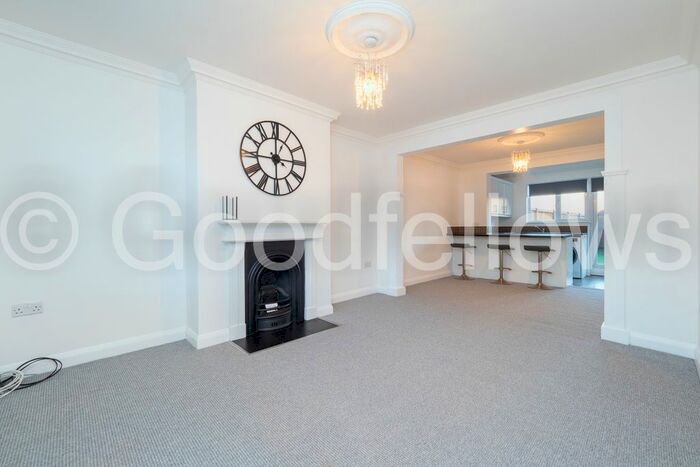 2 Bedroom Detached House To Rent In Beeches Road, Sutton, Surrey, SM3
