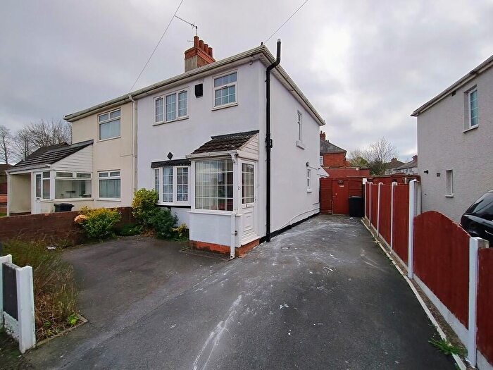 3 Bedroom Semi Detached House To Rent In Cavell Road, Dudley, West Midlands, DY2