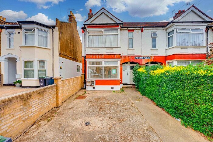 2 Bedroom Property For Sale In Patricia Villas, Shelbourne Road, London, N17