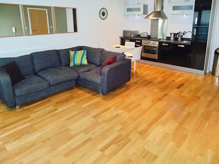 1 Bedroom Flat To Rent In Gateway East, Marsh Lane, Leeds, LS9