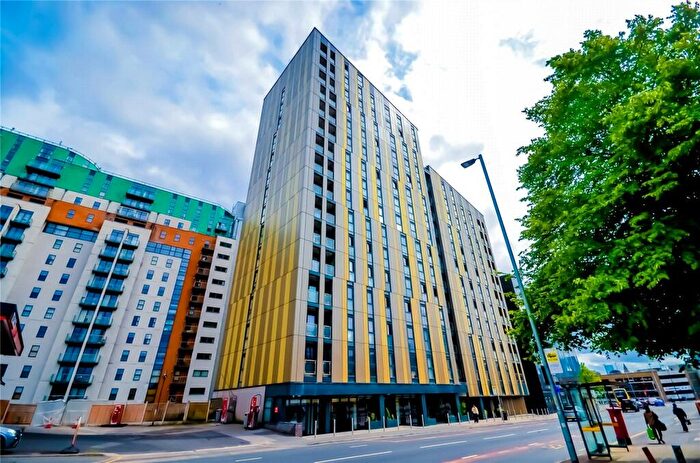 2 Bedroom Apartment To Rent In Hallmark Tower, Cheetham Hill Road, Manchester City Centre, M4
