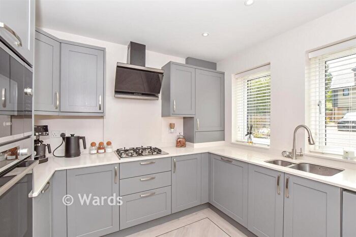4 Bedroom Town House For Sale In Commodores Close, Minster-On-Sea, Kent, ME12