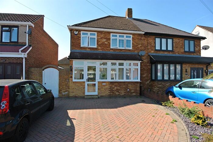 3 Bedroom Property To Rent In Carew Road, Ashford, TW15