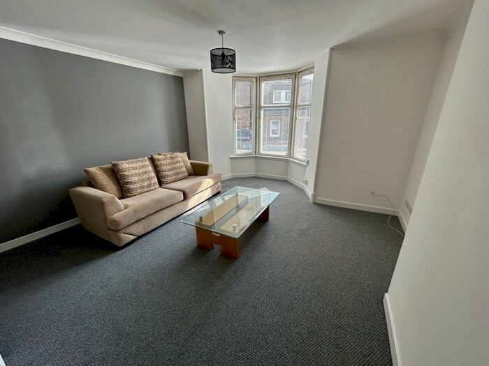 2 Bedroom Flat To Rent In Hilltown, Dundee, DD3