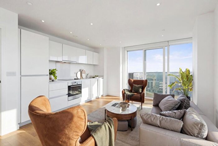 2 Bedroom Apartment To Rent In Residence Tower, Woodberry Grove, N4