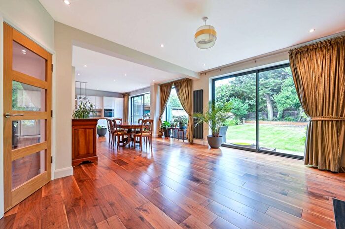 5 Bedroom Detached House To Rent In Derwent Avenue, Kingston Vale, London, SW15