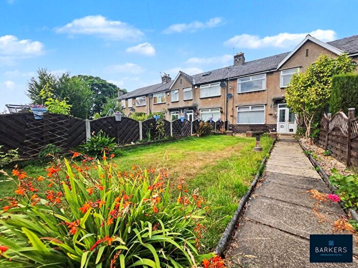 3 Bedroom Town House For Sale In Mill Lane, Birkenshaw, BD11