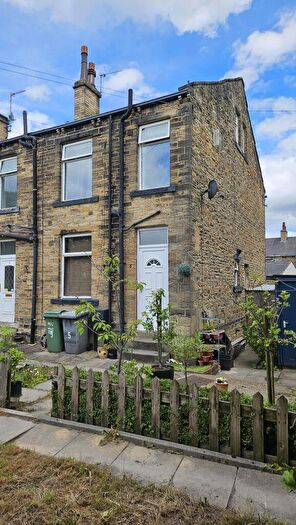 2 Bedroom End Of Terrace House For Sale In Wood Nook Terrace, Farsley, Pudsey, LS28