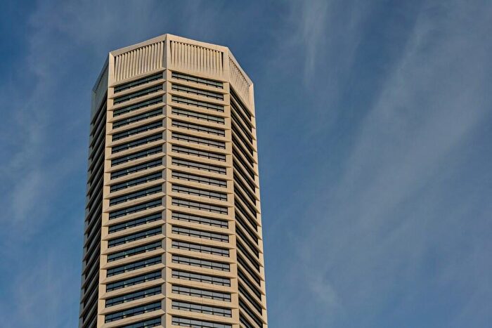 3 Bedroom Apartment To Rent In The Octagon, Birmingham, B3