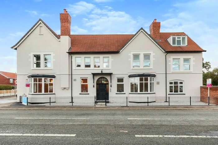 2 Bedroom Flat For Sale In Hunter Grove, Torworth, Retford, DN22