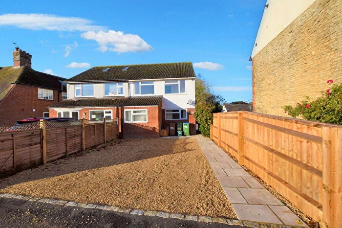 3 Bedroom Semi Detached House To Rent In Churchway, Haddenham, HP17