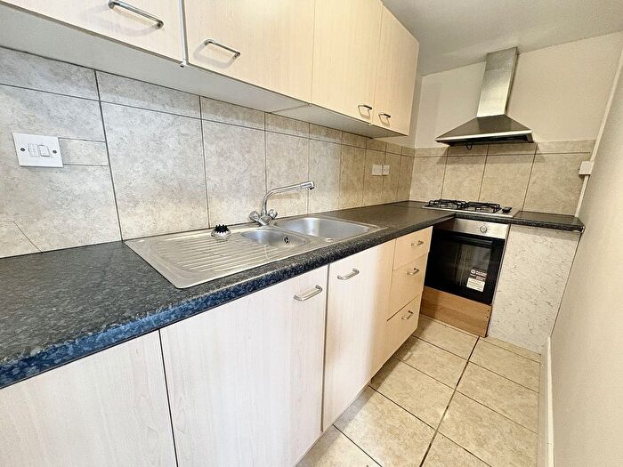 Studio To Rent In Tudor Road, Hayes, UB3