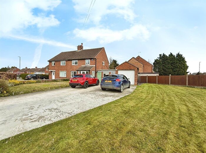 3 Bedroom Semi-Detached House For Sale In St. Lawrence Avenue, Bolsover, Chesterfield, S44