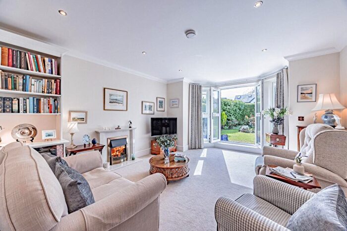 2 Bedroom Flat For Sale In Ladybrook Road, Bramhall, SK7