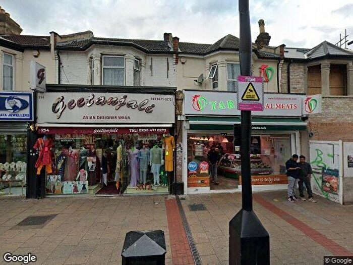 3 Bedroom Flat To Rent In Green Street, Upton Park, E7