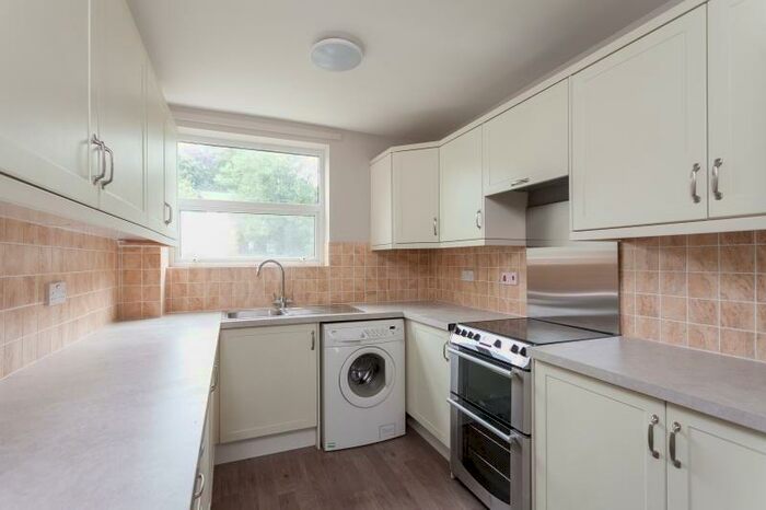 2 Bedroom Apartment To Rent In Dahlia Gardens, Bath, BA2