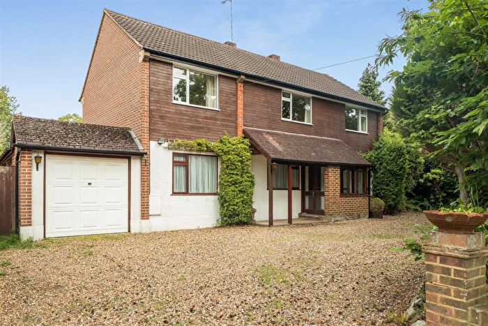 4 Bedroom Detached House For Sale In New Wokingham Road, Crowthorne, Berkshire, RG45