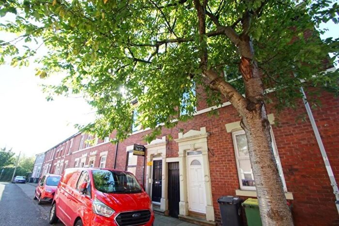 6 Bedroom Terraced House For Sale In Wellington Street, Preston, PR1