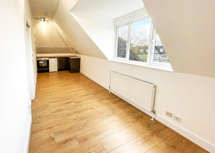 Studio To Rent In Finchley Road, London, NW3