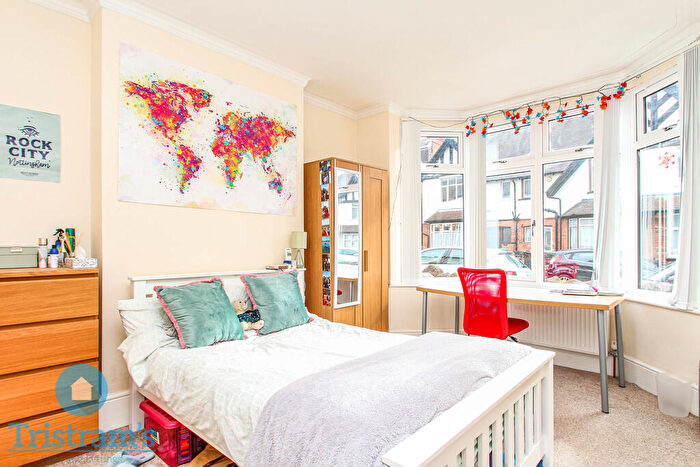 4 Bedroom Semi-Detached House To Rent In Elmsthorpe Avenue, Lenton, NG7