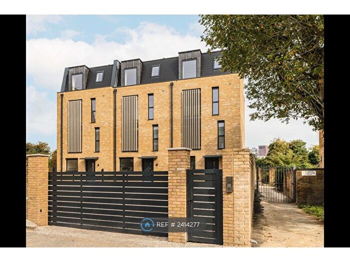 5 Bedroom Terraced House To Rent In Norwood Green, London, UB2