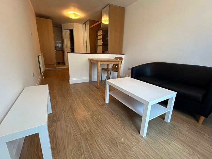 Apartment To Rent In Stanmore, Harrow, HA8