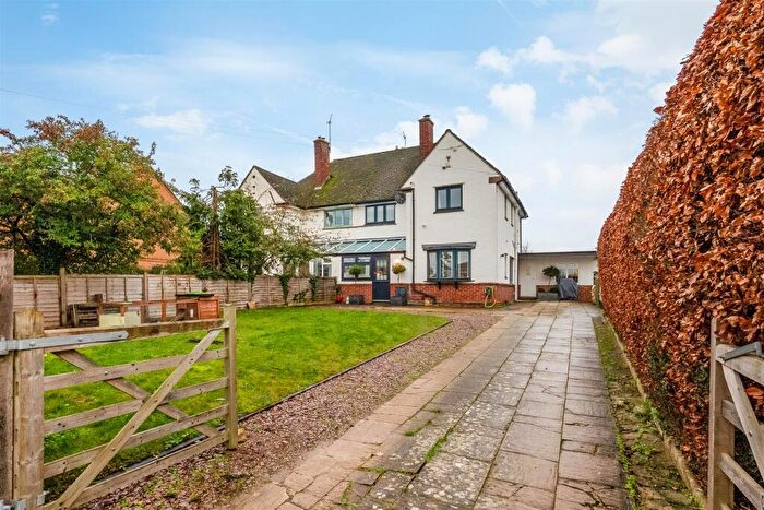 4 Bedroom Semi Detached House To Rent In Armscote Road, Tredington, CV36