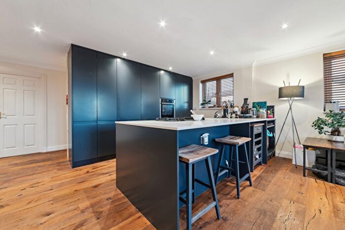 2 Bedroom Flat To Rent In Chesterman Court, Corney Reach Way, W4