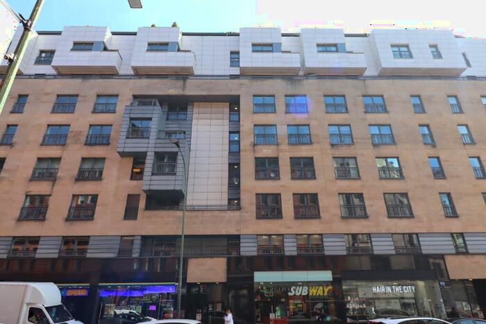 2 Bedroom Flat To Rent In High Street, Merchant City, Glasgow, G1