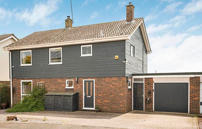 4 Bedroom Detached House For Sale In Windmill Close, Ellington, PE28