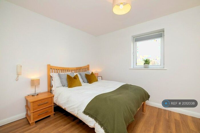 1 Bedroom Flat To Rent In Saints House, Solihull, B91