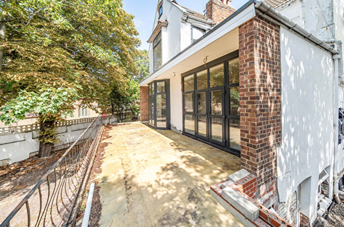 8 Bedroom House For Sale In St. Ronans Road, Southsea, Hampshire, PO4