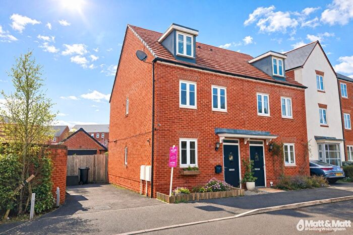 3 Bedroom Semi-Detached House For Sale In Ifould Crescent, Wokingham, Berkshire, RG40