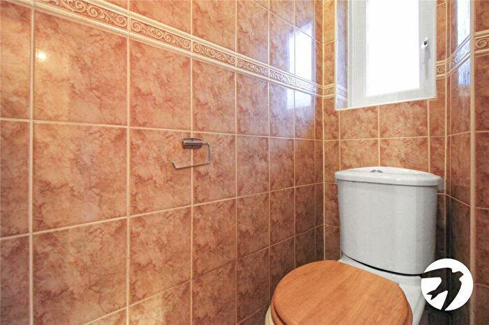 2 Bedroom Flat To Rent In Breakspears Road, London, SE4