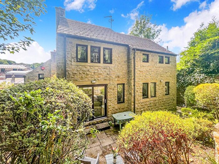 3 Bedroom Link Detached House For Sale In Mill Stables Mill Bank Road, Meltham, HD9