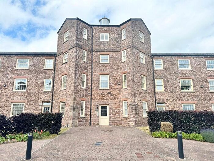 2 Bedroom Flat For Sale In Perreyman Square, Tiverton, EX16