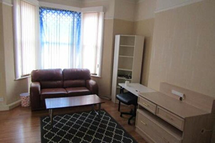 1 Bedroom Flat To Rent In St. Marys Crescent, Leamington Spa, Warwickshire, CV31