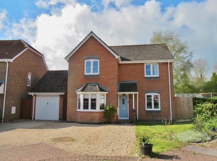 4 Bedroom Detached House To Rent In Lynden Close, East Grafton, SN8
